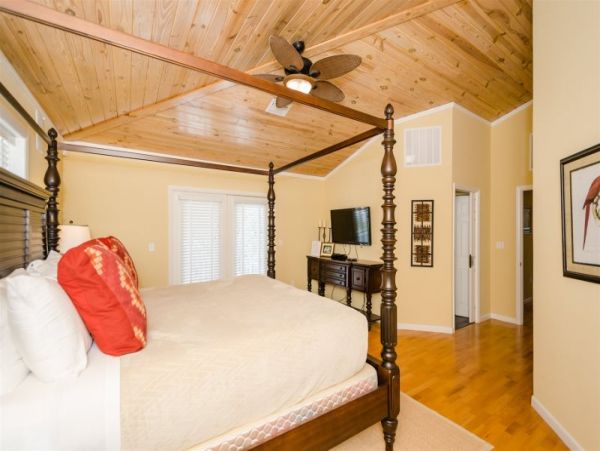 Marathon Vacation Home Five Bedroom with Pool Sleeps 12
