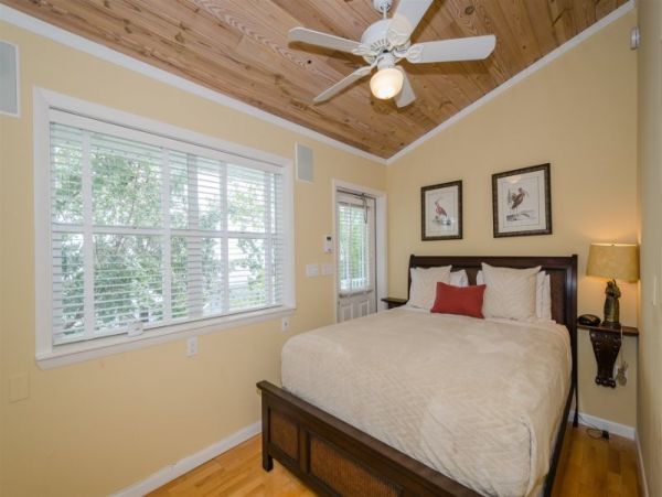 Marathon Vacation Home Five Bedroom with Pool Sleeps 12