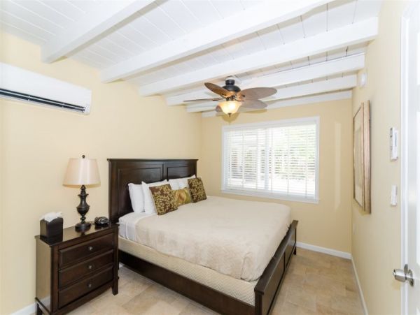 Marathon Vacation Home Five Bedroom with Pool Sleeps 12