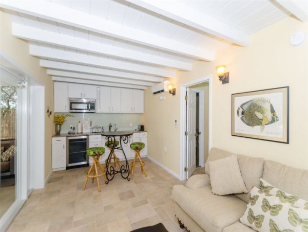 Marathon Vacation Home Five Bedroom with Pool Sleeps 12