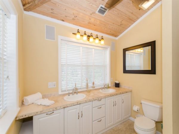 Marathon Vacation Home Five Bedroom with Pool Sleeps 12