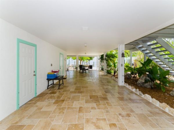 Marathon Vacation Home Five Bedroom with Pool Sleeps 12