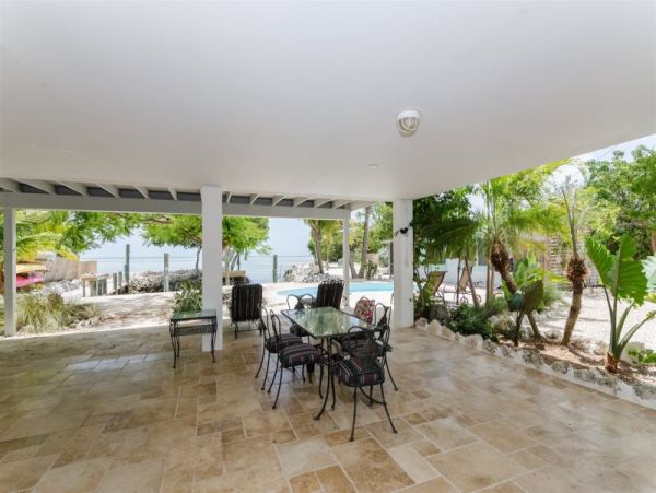 Marathon Vacation Home Five Bedroom with Pool Sleeps 12