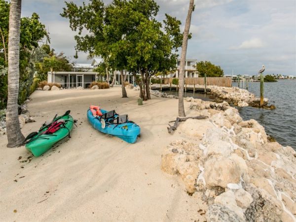 Marathon Vacation Home Five Bedroom with Pool Sleeps 12