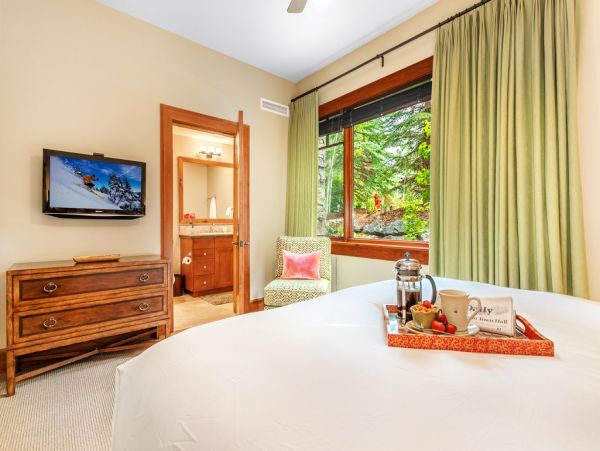 Bachelor Gulch Luxury vacation Rental Ski in Ski Out