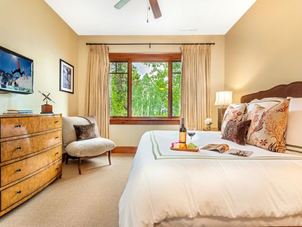 Bachelor Gulch Luxury vacation Rental Ski in Ski Out