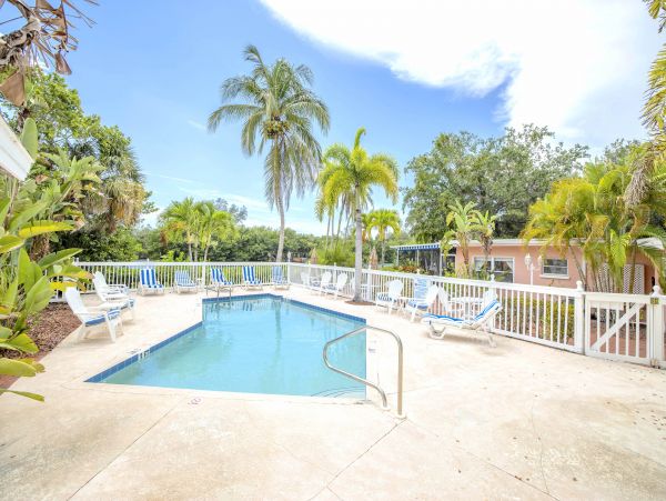 Siesta Key 10 Large 1 Bedroom Units Private Dock Lagoon View