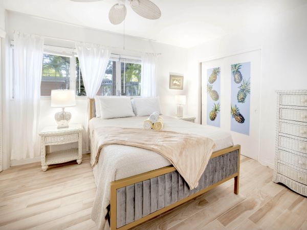 Siesta Key 10 Large 1 Bedroom Units Private Dock Lagoon View
