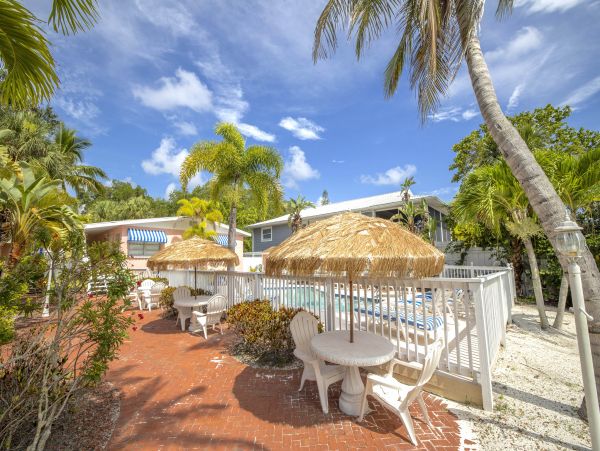 Siesta Key 10 Large 1 Bedroom Units Private Dock Lagoon View