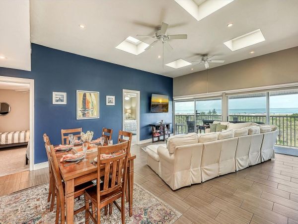 Ocean View Vacation Home on Siesta Key Sleeps 6 Guests