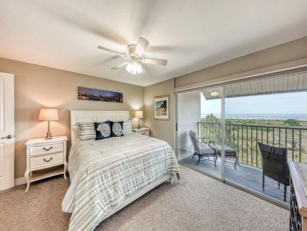 Ocean View Vacation Home on Siesta Key Sleeps 6 Guests