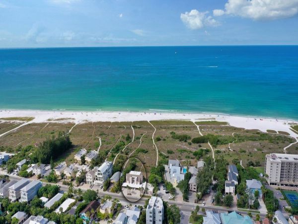 Ocean View Vacation Home on Siesta Key Sleeps 6 Guests