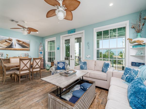 Luxury Vacation Home In The Heart of Fort Myers Sleeps 10