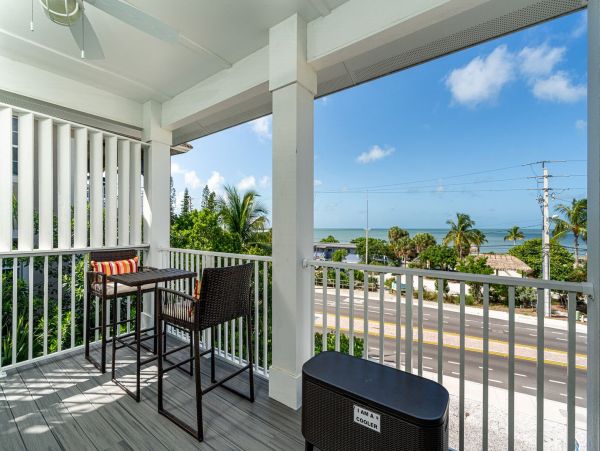 Luxury Vacation Home In The Heart of Fort Myers Sleeps 10