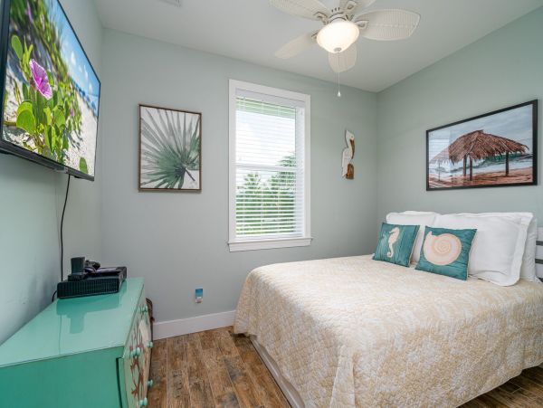 Luxury Vacation Home In The Heart of Fort Myers Sleeps 10