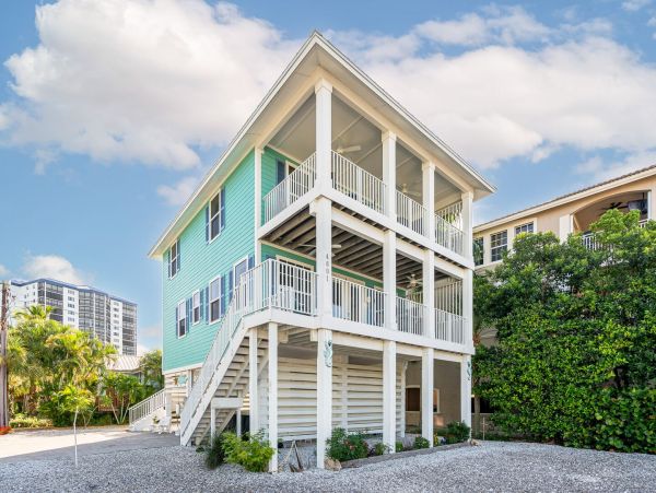 Luxury Vacation Home In The Heart of Fort Myers Sleeps 10