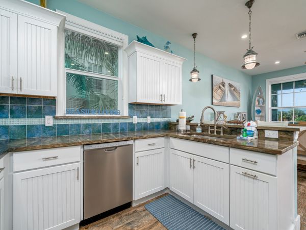Luxury Vacation Home In The Heart of Fort Myers Sleeps 10