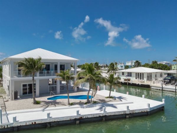 Ocean Views Marathon Vacation Home Three Bedroom w/Pool
