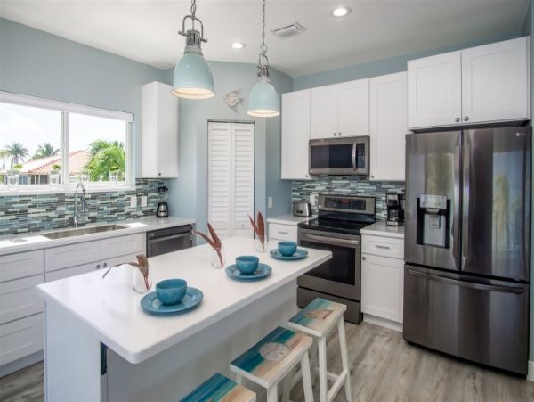Ocean Views Marathon Vacation Home Three Bedroom w/Pool