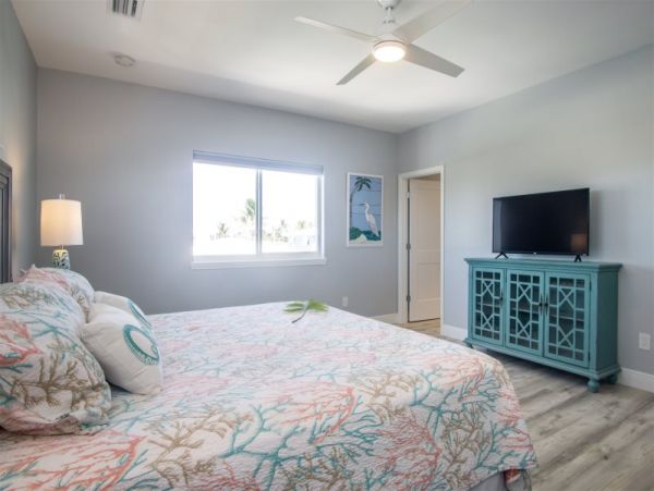 Ocean Views Marathon Vacation Home Three Bedroom w/Pool