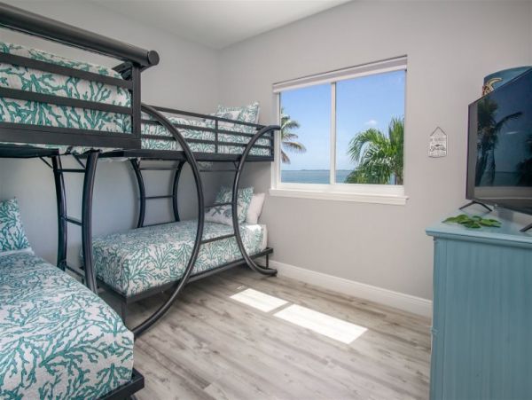 Ocean Views Marathon Vacation Home Three Bedroom w/Pool