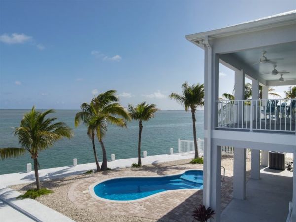 Ocean Views Marathon Vacation Home Three Bedroom w/Pool