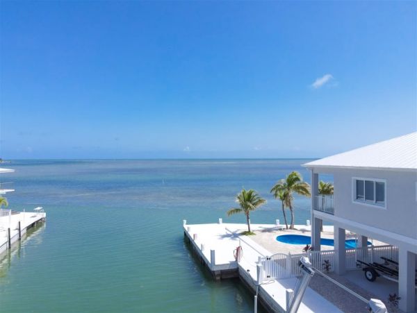 Ocean Views Marathon Vacation Home Three Bedroom w/Pool