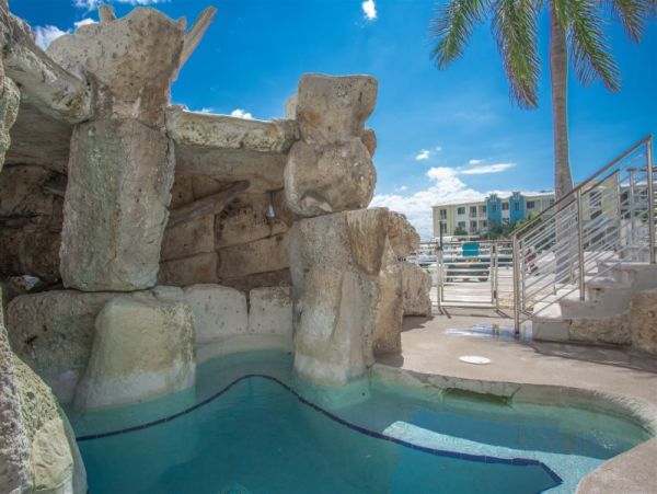 Key Largo Beachfront with ocean views