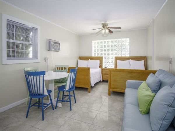 Comfortable Three Bedroom Waterfront Home Sleeps 8
