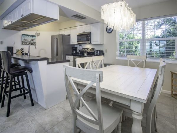 Comfortable Three Bedroom Waterfront Home Sleeps 8