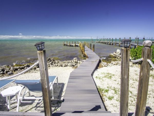 Comfortable Three Bedroom Waterfront Home Sleeps 8