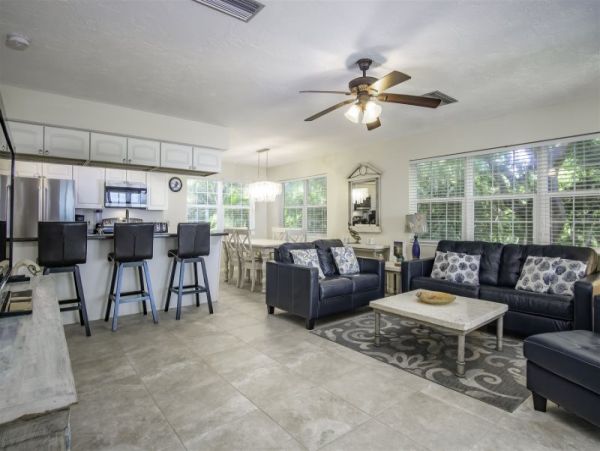 Comfortable Three Bedroom Waterfront Home Sleeps 8