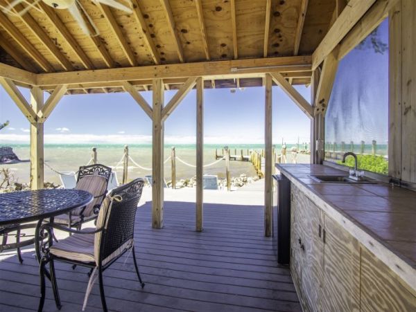 Comfortable Three Bedroom Waterfront Home Sleeps 8