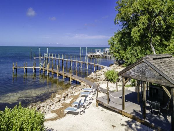 Comfortable Three Bedroom Waterfront Home Sleeps 8
