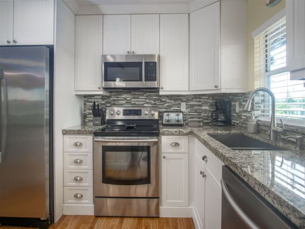Marathon 7 bed/5 bath Vacation Home Pool, Hot Tub & Dockage