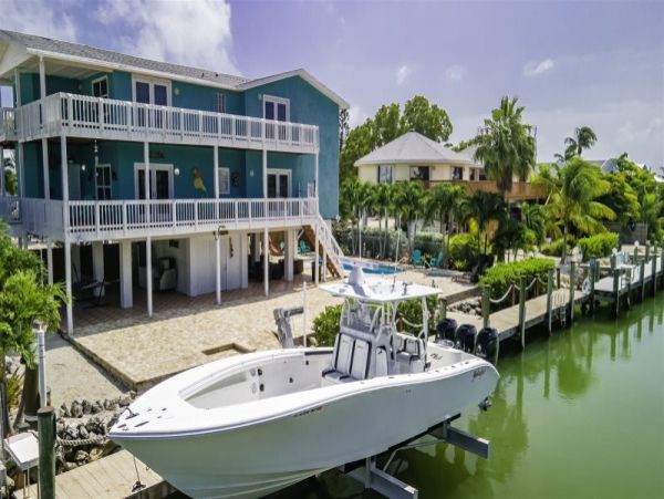 Marathon 7 bed/5 bath Vacation Home Pool, Hot Tub & Dockage