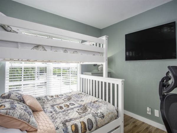 Marathon 7 bed/5 bath Vacation Home Pool, Hot Tub & Dockage