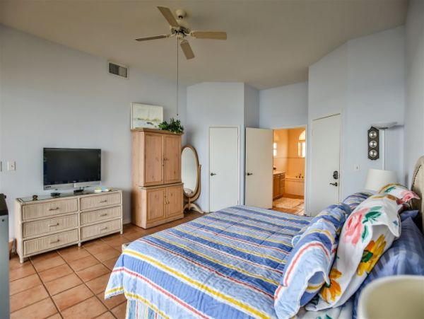 Oceanfront Vacation Penthouse in Layton 3 Bedroom