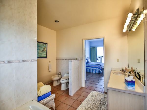 Oceanfront Vacation Penthouse in Layton 3 Bedroom