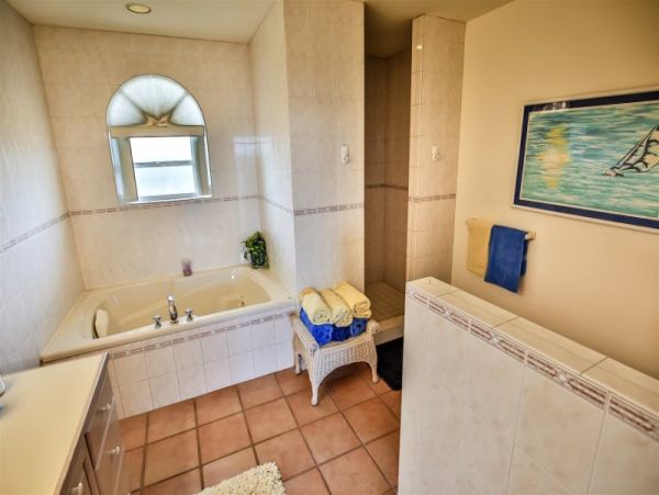 Oceanfront Vacation Penthouse in Layton 3 Bedroom