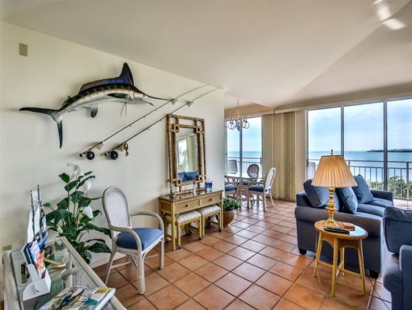 Oceanfront Vacation Penthouse in Layton 3 Bedroom