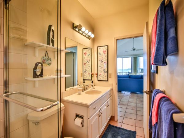 Oceanfront Vacation Penthouse in Layton 3 Bedroom