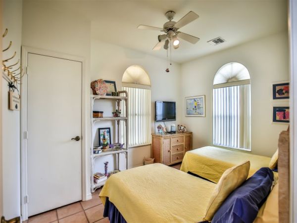 Oceanfront Vacation Penthouse in Layton 3 Bedroom