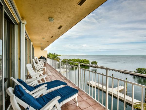 Oceanfront Vacation Penthouse in Layton 3 Bedroom
