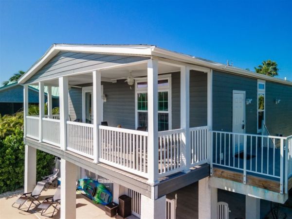 3 Bedroom Home with Private Pool, Spa & Dockage in Marathon
