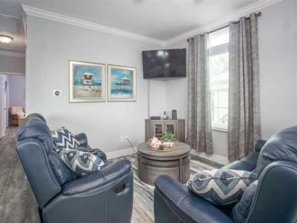 3 Bedroom Home with Private Pool, Spa & Dockage in Marathon