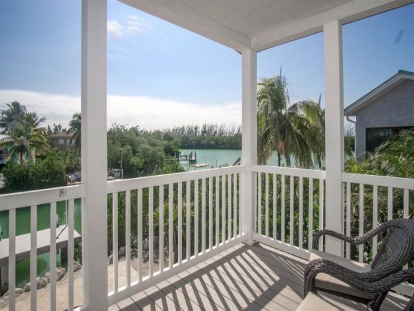3 Bedroom Home with Private Pool, Spa & Dockage in Marathon