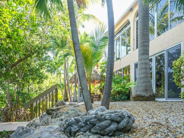 Five Bedroom Keys Pool Home Stunning