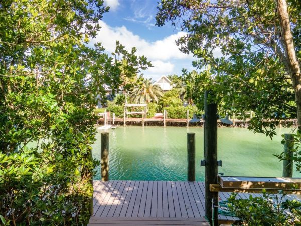 Five Bedroom Keys Pool Home Stunning