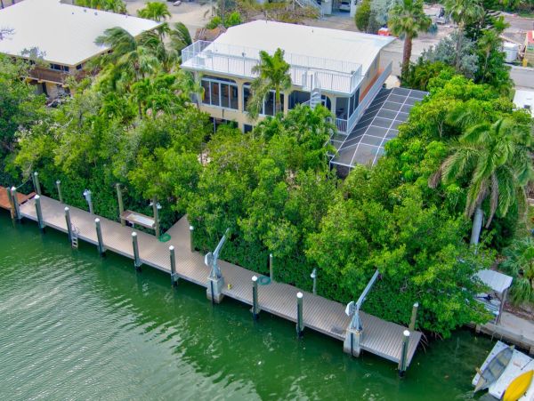 Five Bedroom Keys Pool Home Stunning